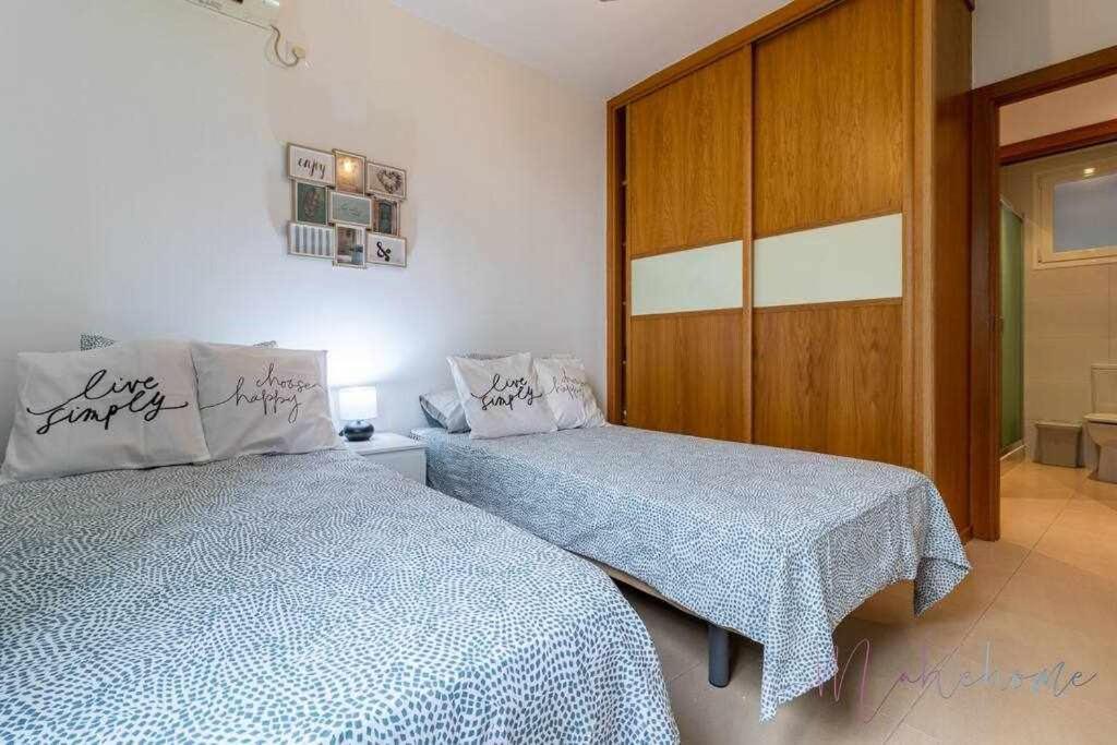 Apartamento 4 En Estadio Sevilla 8 Plazas Y Metro Luaran gambar